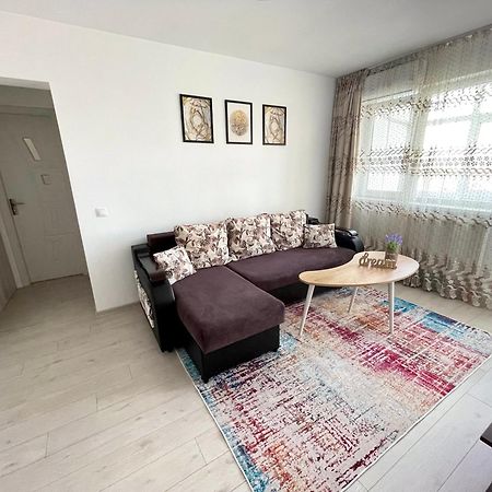 Elite Apartment Targoviste Exterior foto